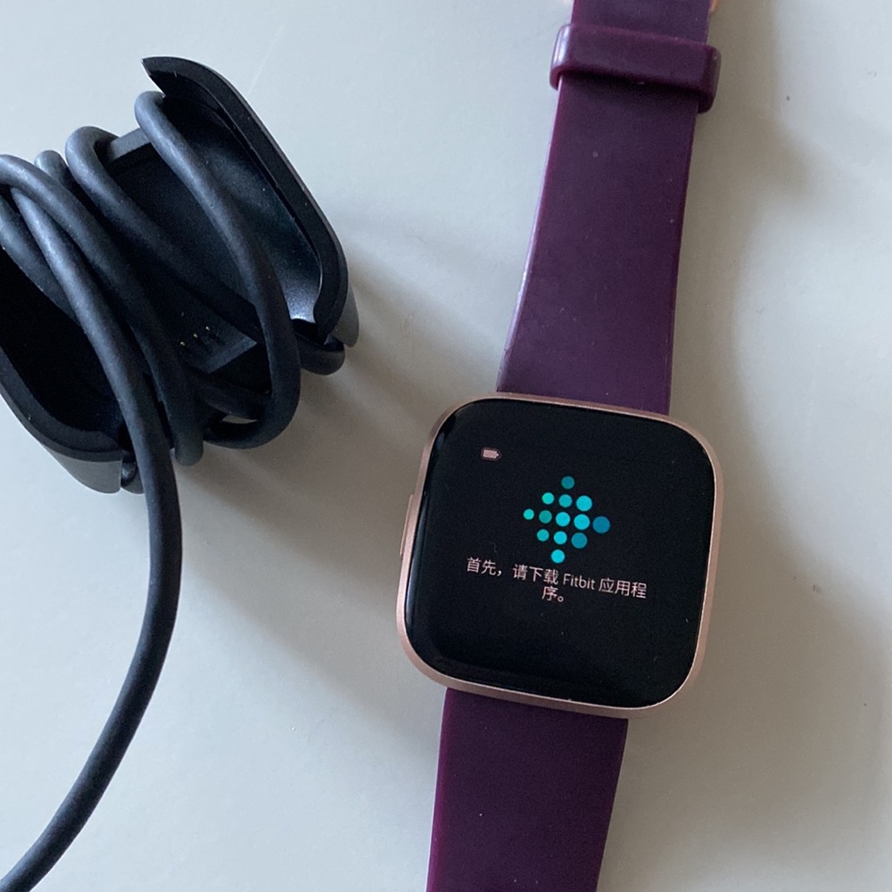 Fitbit Versa 2 in rose gold